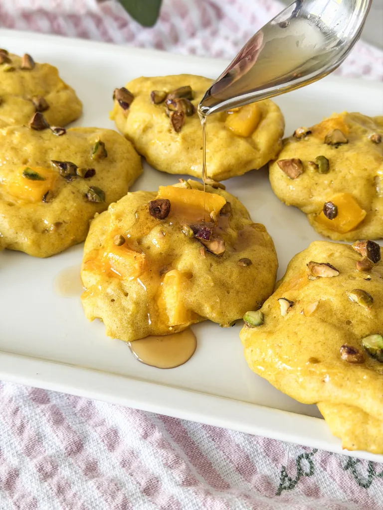 Mango pancake biscuits with chopped pistachios